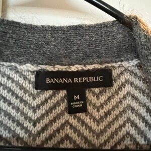 Banana Republic Gray Chevron Sweater